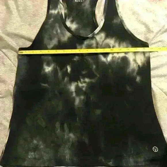 VOGO ATHLETICA Black/White Tie Dye Racerback Tank Top Size Medium‎ - Picture 4 of 5